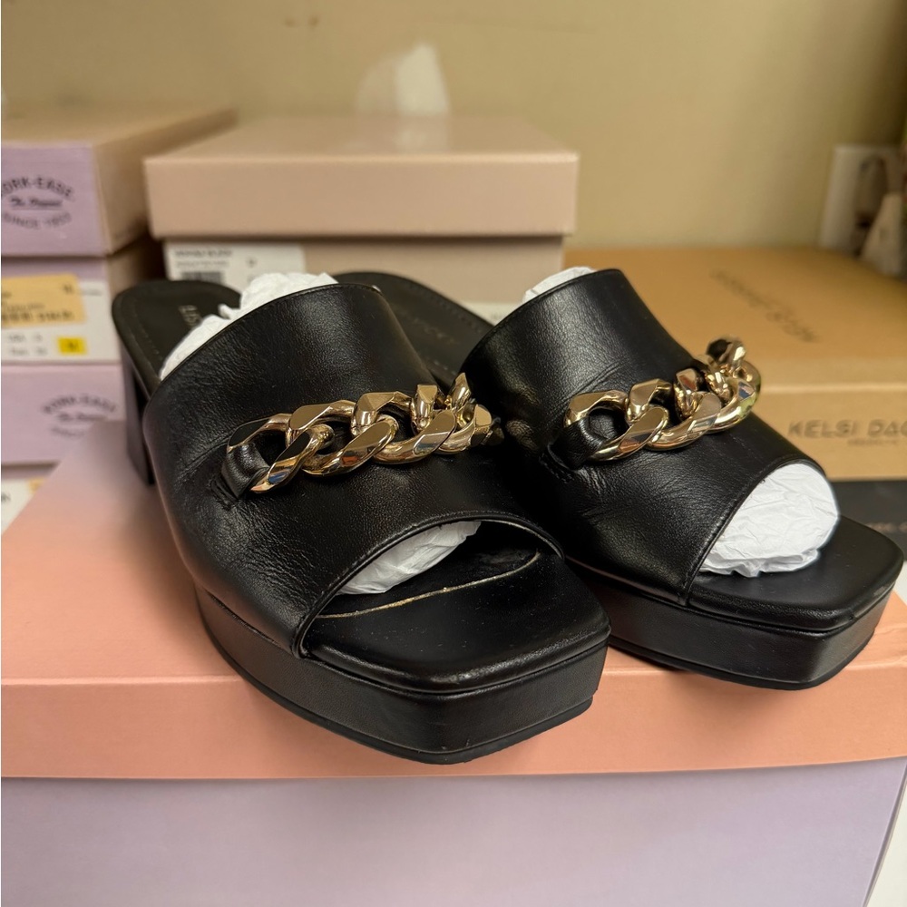 Lisa Vicky black/gold slip-on heel platform sandal sz 7